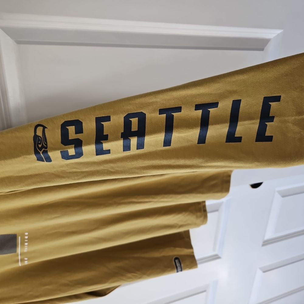 NFL Gold Long Sleeve Tee with Graphic Design - Picture 5 of 6